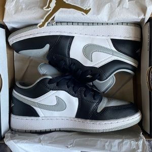 Smoke Grey Jordan 1s